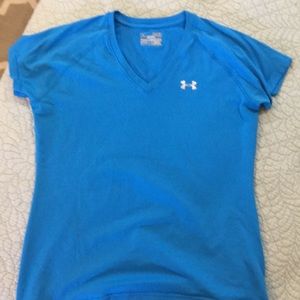 UA vneck Tee